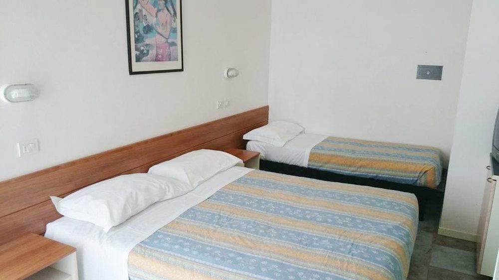 Lugano Residence Ріміні Екстер'єр фото